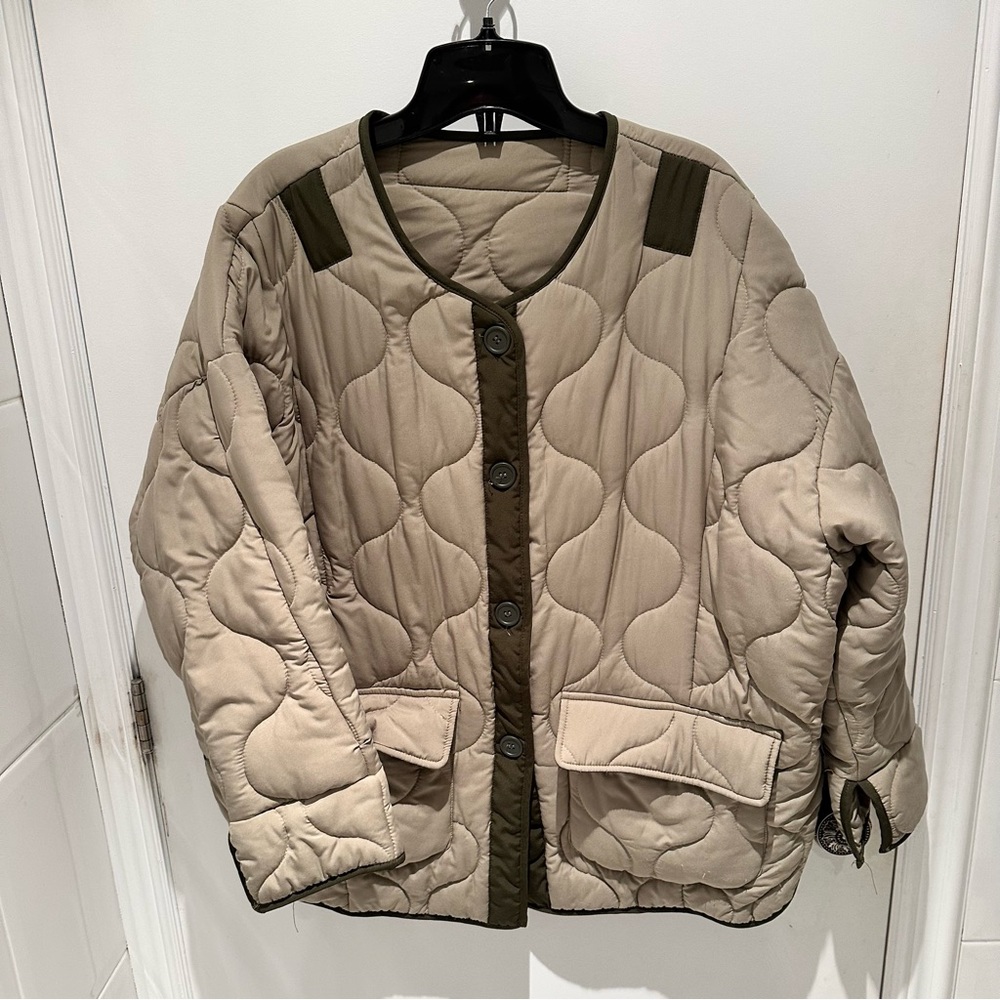 Quilted fall jacket. Looks like Frankie Shop. Size M